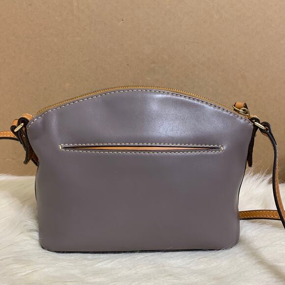 DOONEY & BOURKE Smooth Penrose Leather Domed SUKI Crossbody Elephant Gray Taupe - Picture 4 of 14
